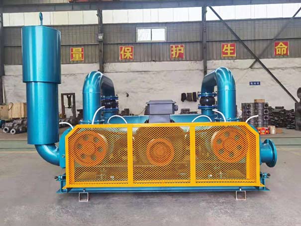 羅茨鼓風機工廠實拍圖 羅茨風機廠家發(fā)貨婁底三葉羅茨鼓風機XQSSR250型(圖1)